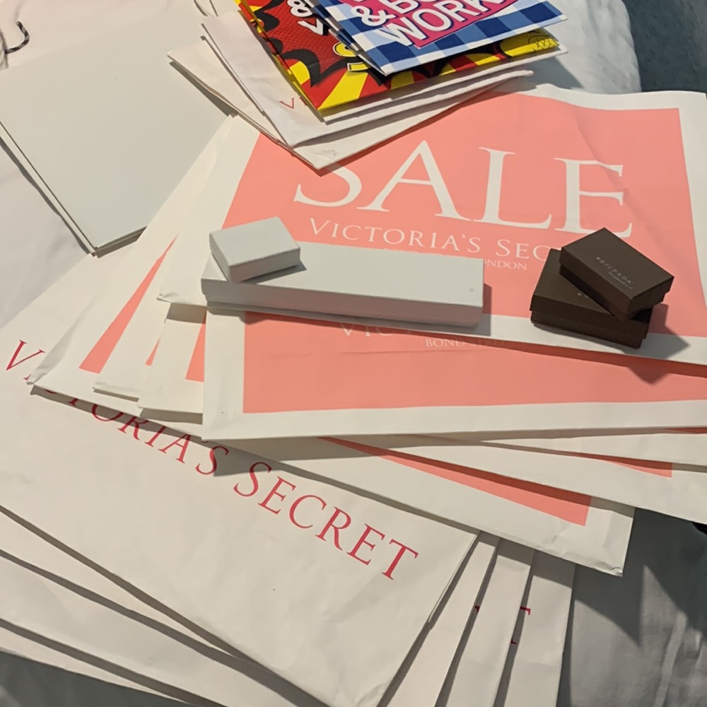 Bundle of 14 Gift Bags & 5 Boxes